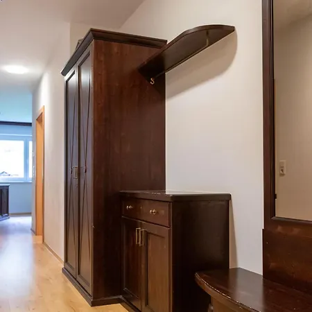 International House Zw 14 Apartment